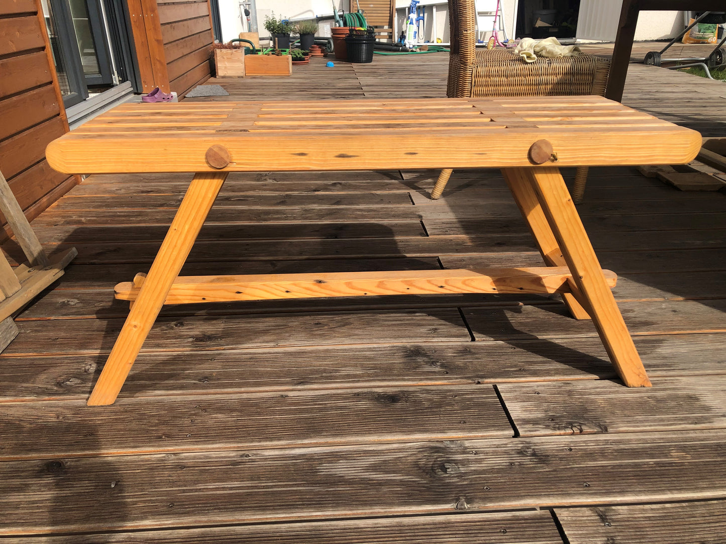 Garden bench - upcycled pallet wood