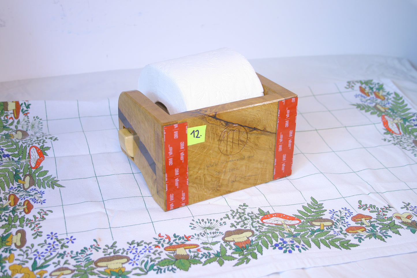Oak toilet paper holder Nr.12