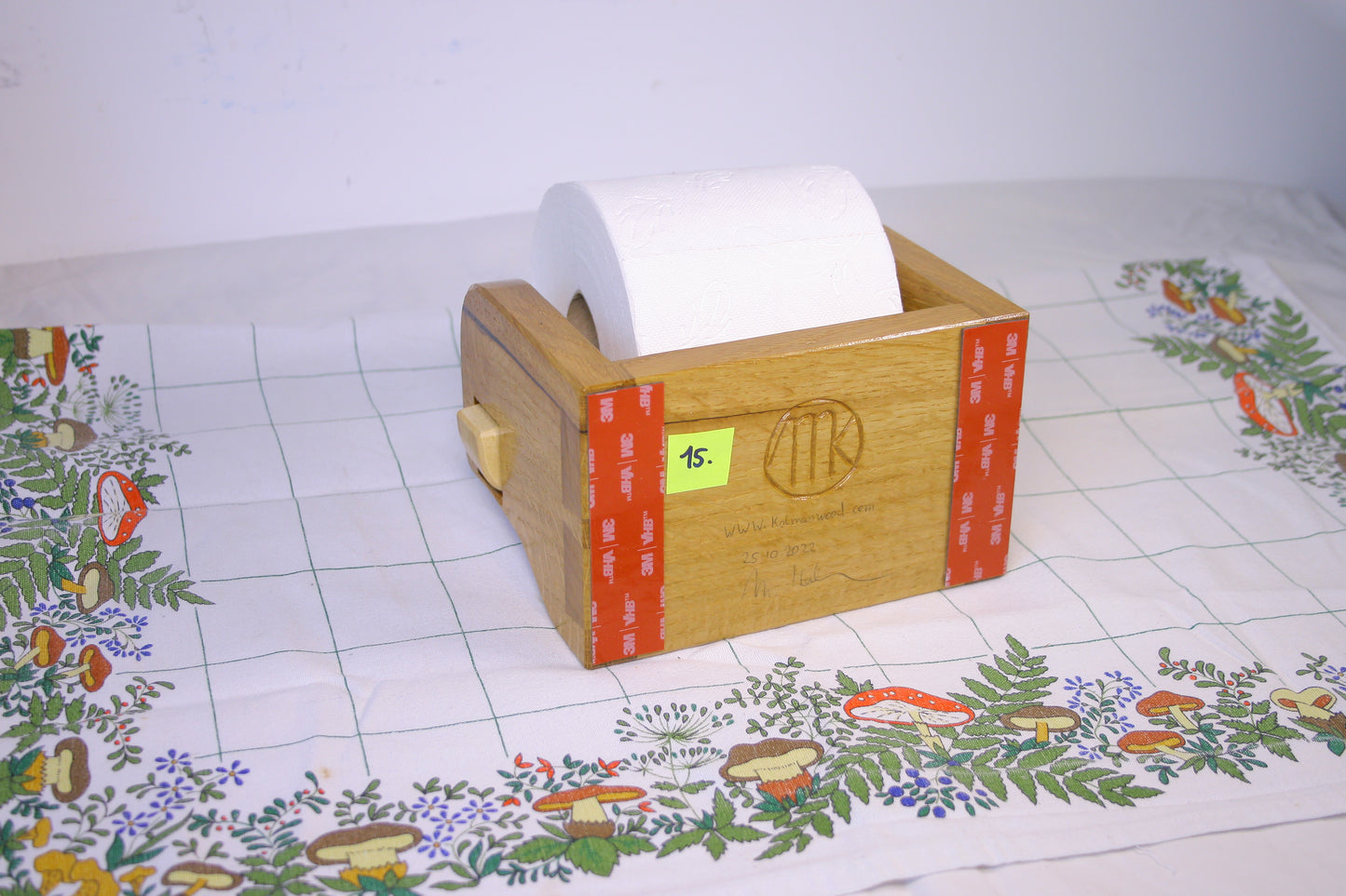 Oak toilet paper holder Nr.15